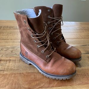 Women’s Waterproof Timberland Boots - size 8